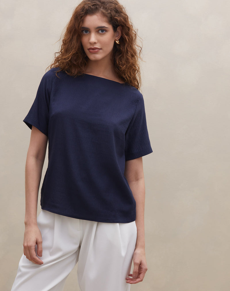 Blusa Manga Curta Decote Canoa Acinturada - Azul Marinho