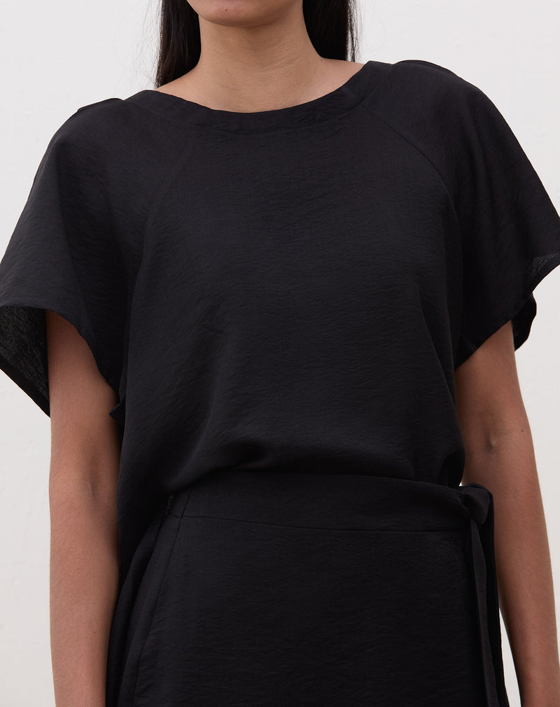 Blusa Ampla de Manga Curta - Preto